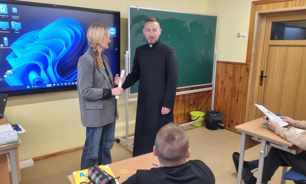 LIETUVIŠKŲ TRADICIJŲ PUOSELĖJIMAS ADVENTO IR KALĖDINIU LAIKOTARPIU CENTRE